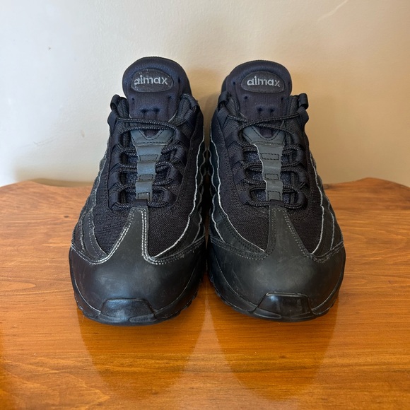 Air Max 95 Triple Black - Picture 3 of 6